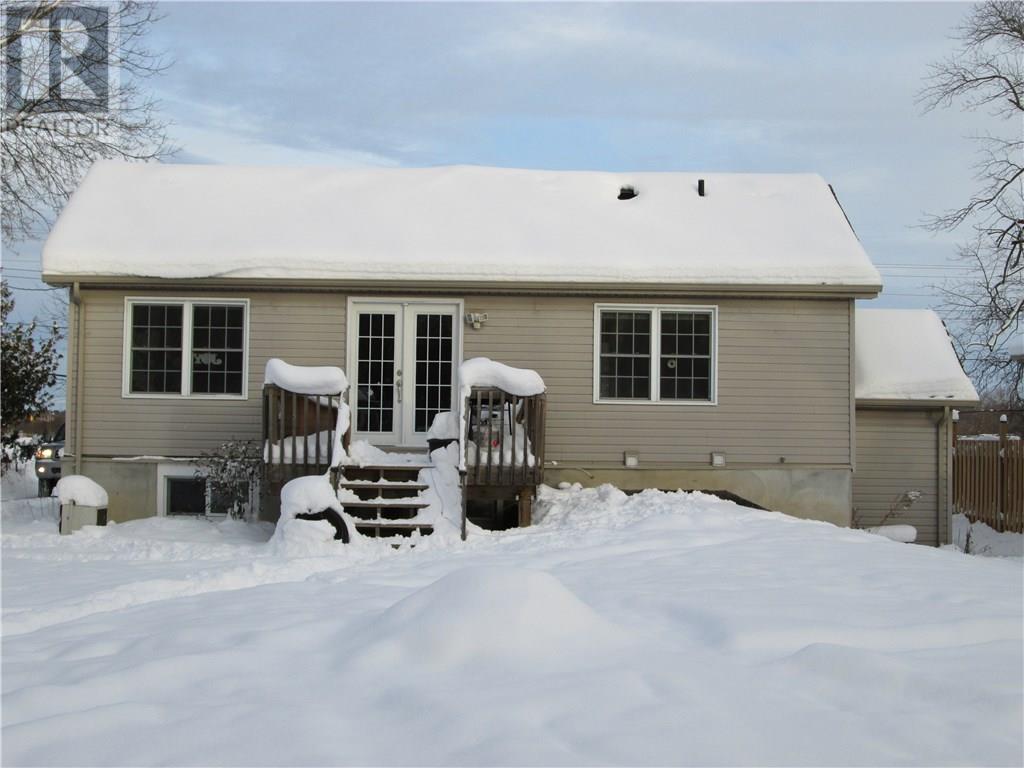 63 COURTLAND ST, Ramara, Ontario L3V 1A6 (18948324)