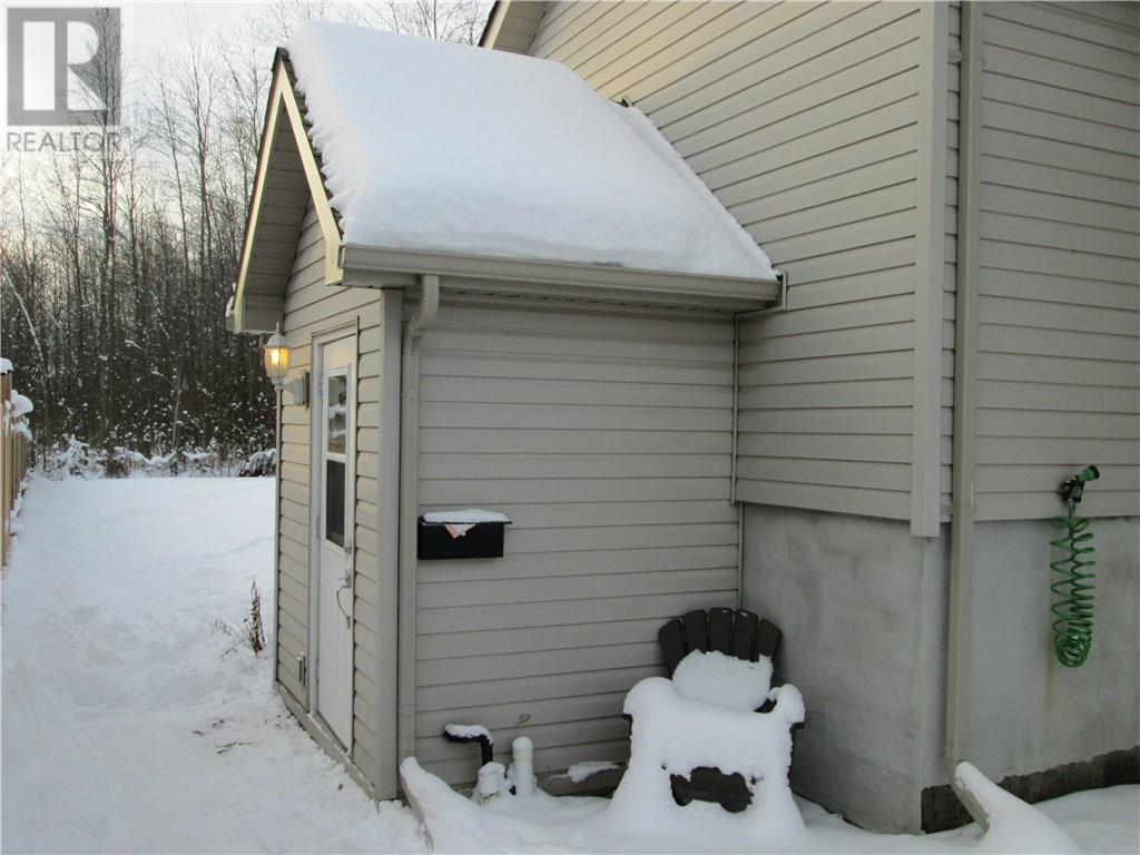 63 COURTLAND ST, Ramara, Ontario L3V 1A6 (18964621)