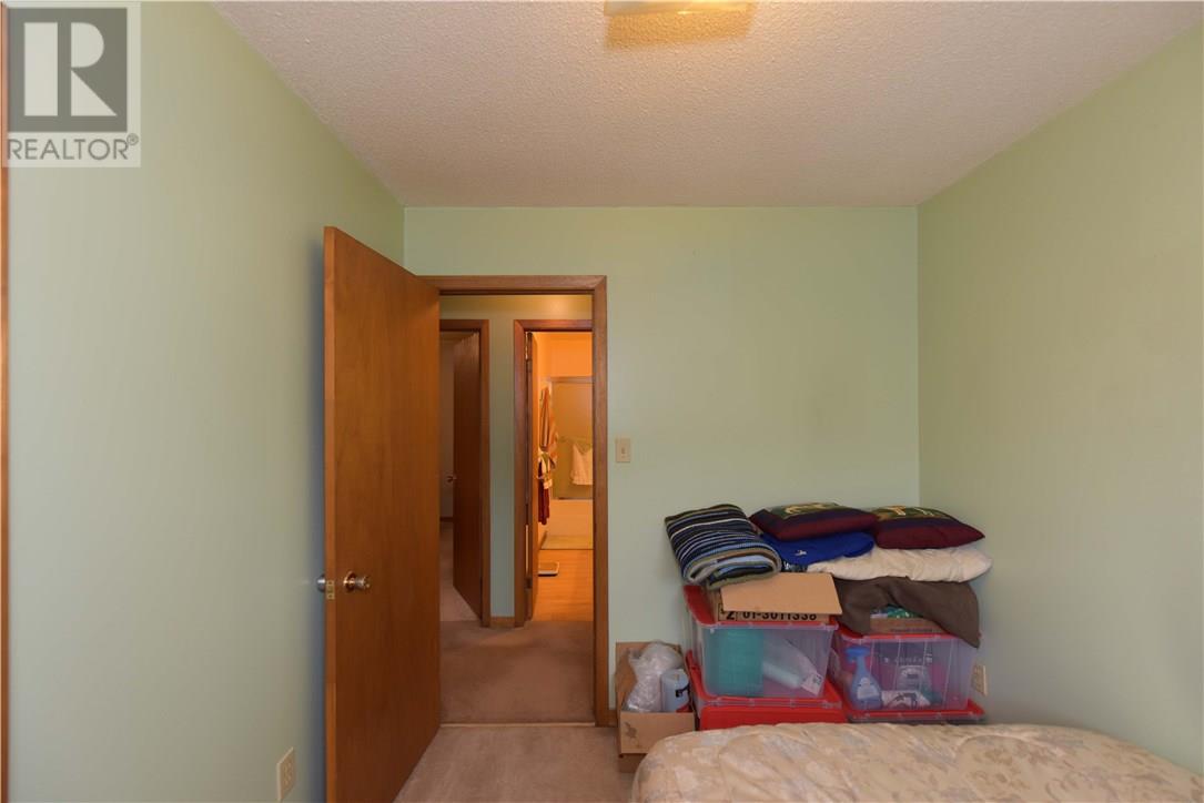 201 WESTMOUNT DR, Orillia, Ontario L3V 6E5 (18966275