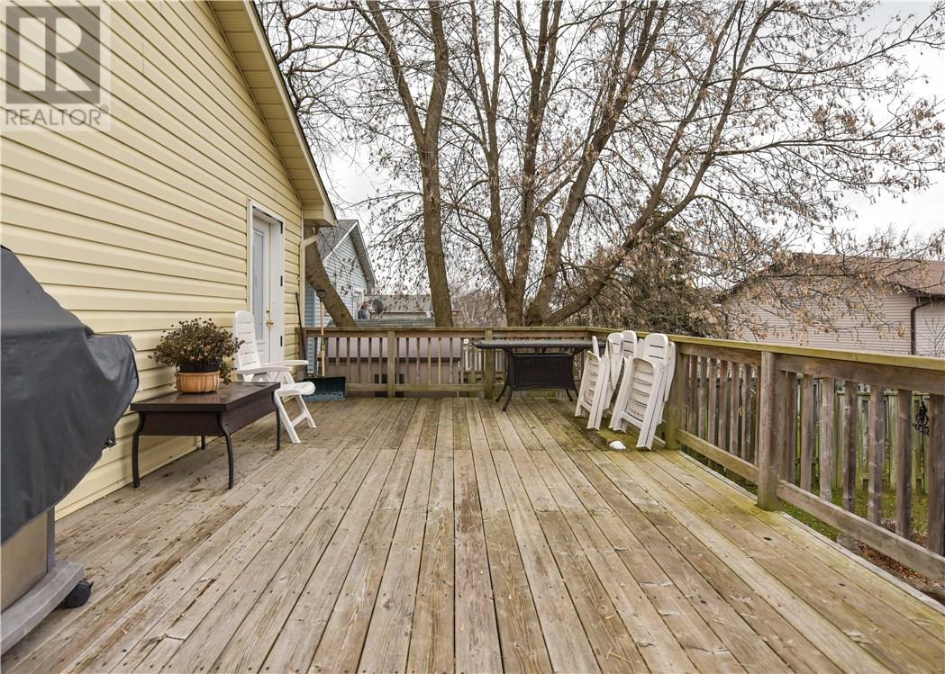 201 WESTMOUNT DR, Orillia, Ontario L3V 6E5 (18966275